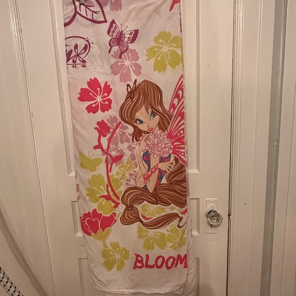 Winx Club Bloom and Flora Twin Duvet Cover - Picture 2 of 6